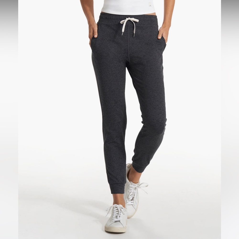 Women’s Vuori Performance Jogger Charcoal Heather XS